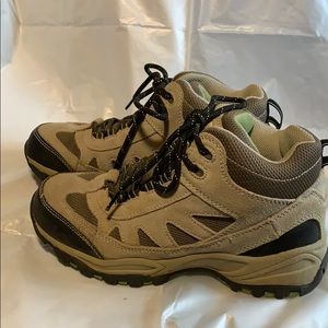 Women’s hiking, trail or walking boots